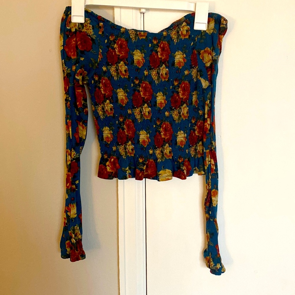 Floral Patterned Off Shoulder Long Sleeve -Medium